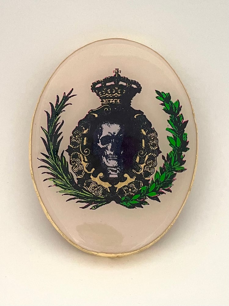Image of Skull Crest Oval 13cm