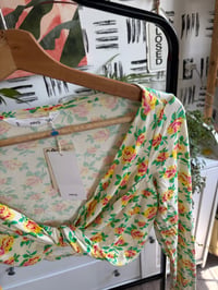 Image 2 of NWT Crop top printed 