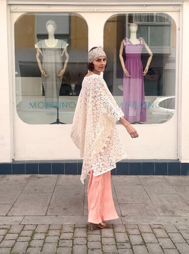 ECRU GUIPURE PONCHO