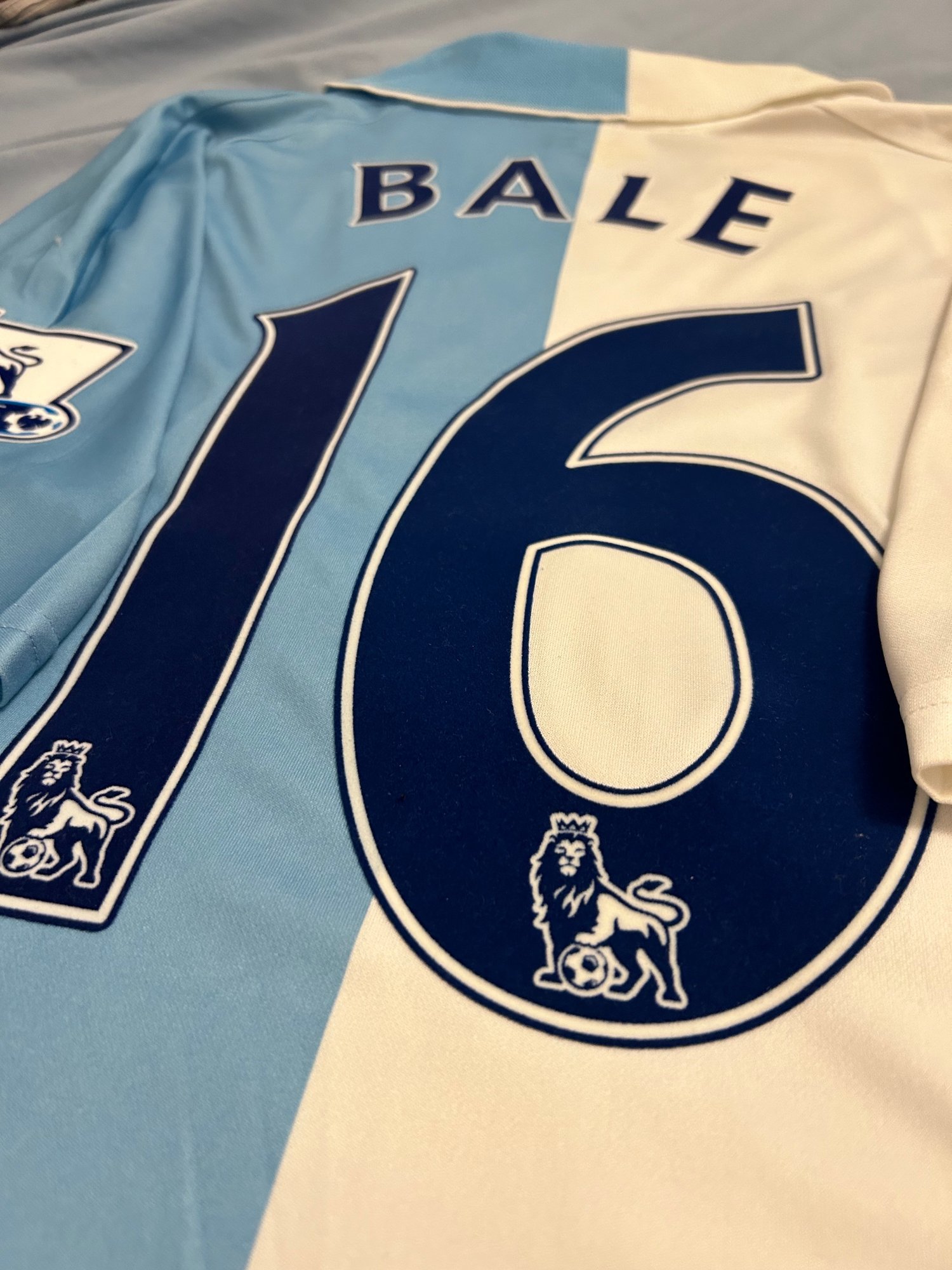 Image of Tottenham “BALE 16” 125 Anniversary 2007/08 Shirt + patches (M)