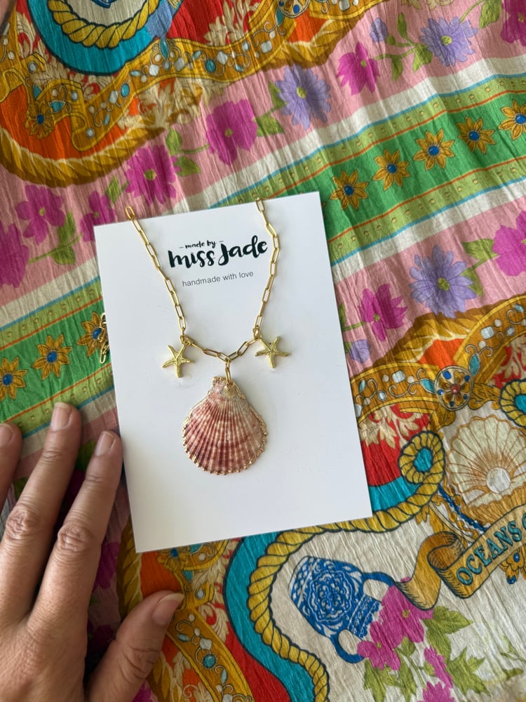 Image of Brown scallop shell necklace