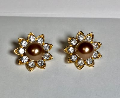 Image of Vintage Pearl Earrings 
