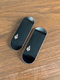 Image 2 of Drip logo black