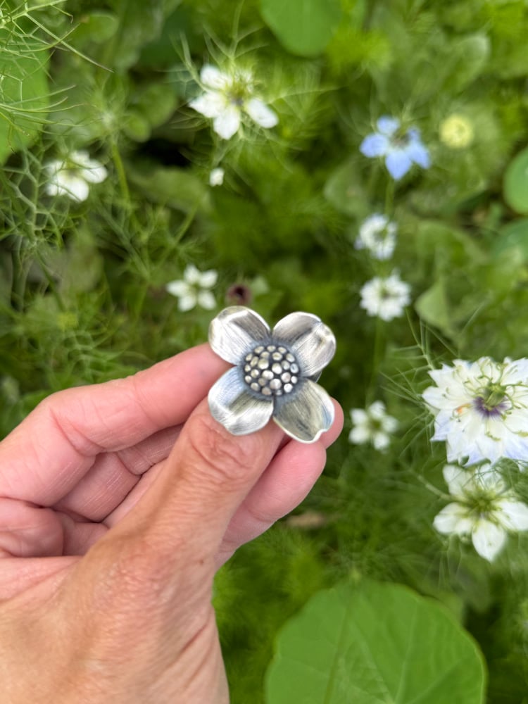 Image of Dogwood With Leaf Band Ring