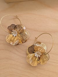 Boucles d'oreilles fleurs papillon bis