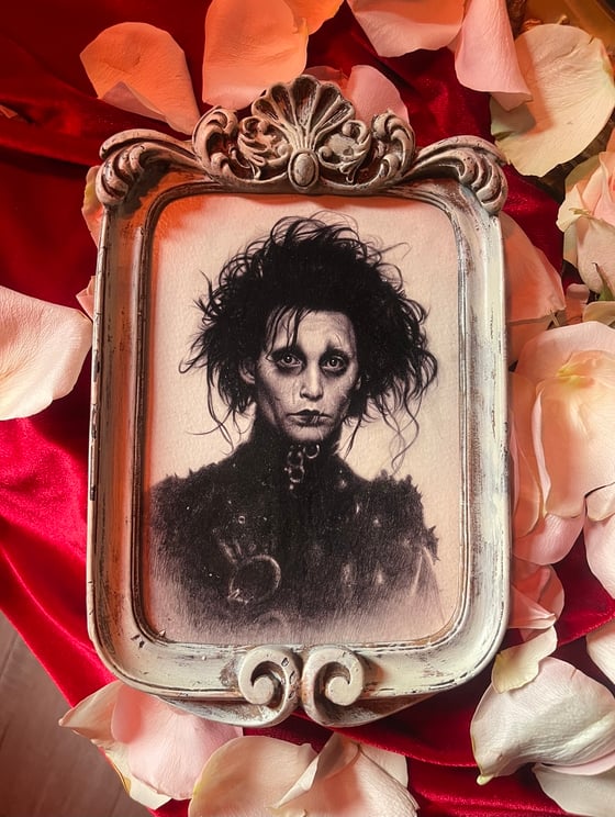 Image of ‘EDWARD SCISSORHANDS’ - HAND EMBELLISHED PRINT IN HAND PAINTED FRAME - 7 x 5 in { 1 / 1 }