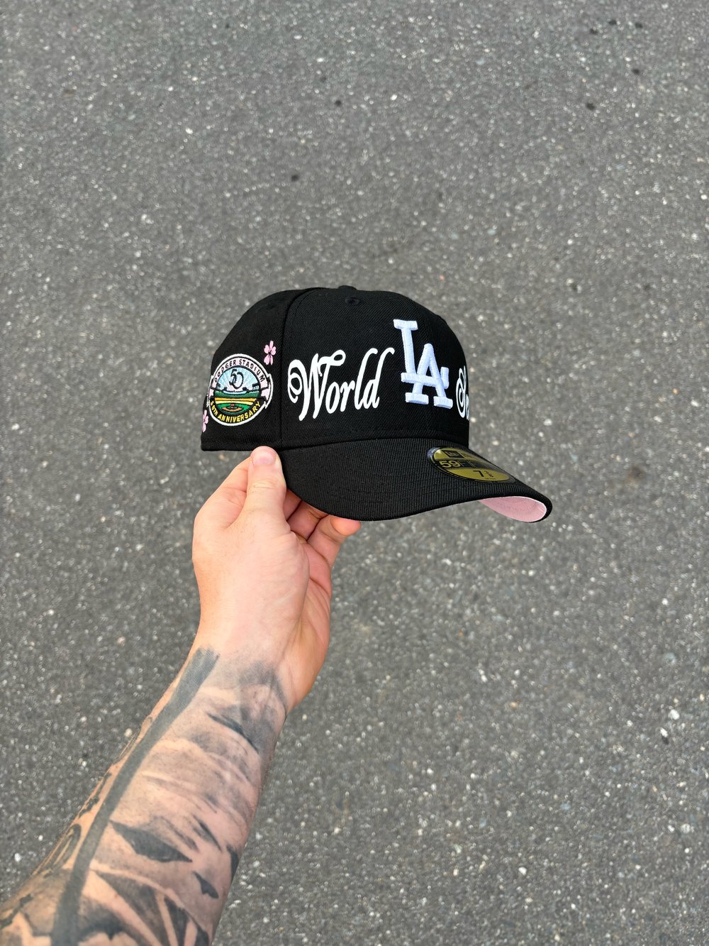 Image of PINK BRIM BLACK LOS ANGELES DODGERS CUSTOM FITTED CAP