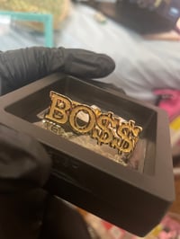 2 finger boss ring