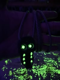 Image 5 of Skull Glow Mowny Clip 