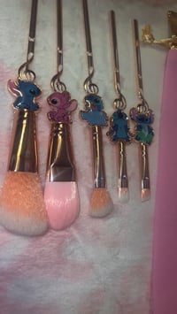 Image 2 of Stitch Brush Set
