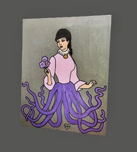 Image 1 of Octa-lady
