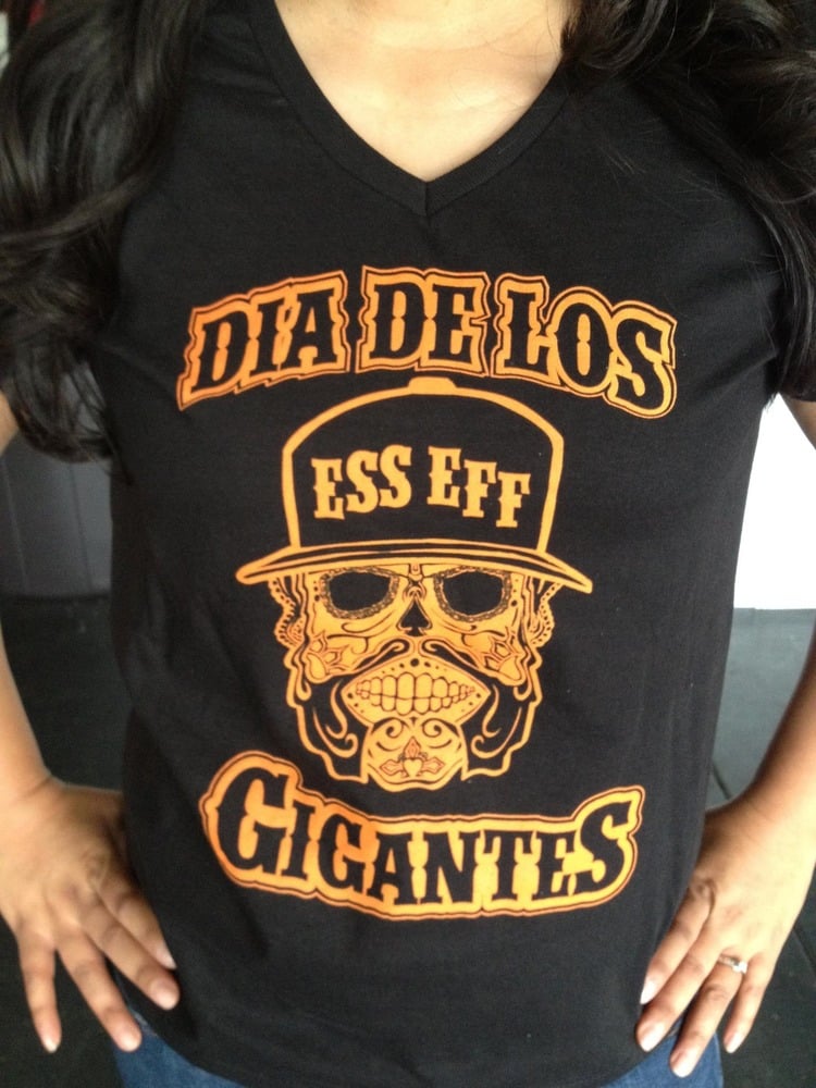 benheineart Los Gigantes Women's T-Shirt