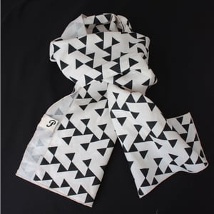 Image of Linen Geometric Print Scarf Black and Cream