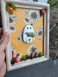 Image 6 of Flower Garden Ghost Frame