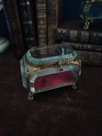 Image 5 of Superbe boîte à bijoux reliquaire, et soie capitonnée rouge, fin XIXème