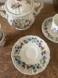 Image 3 of Service à café: 4 tasses et soucoupes, avec le sucrier. Faïence de Sarreguemines, 1970