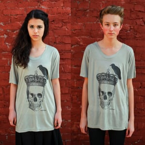Image of Perching Crow Skull Tee Olive Taupe 