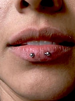 HORIZONTAL LIP PIERCING SERVICES