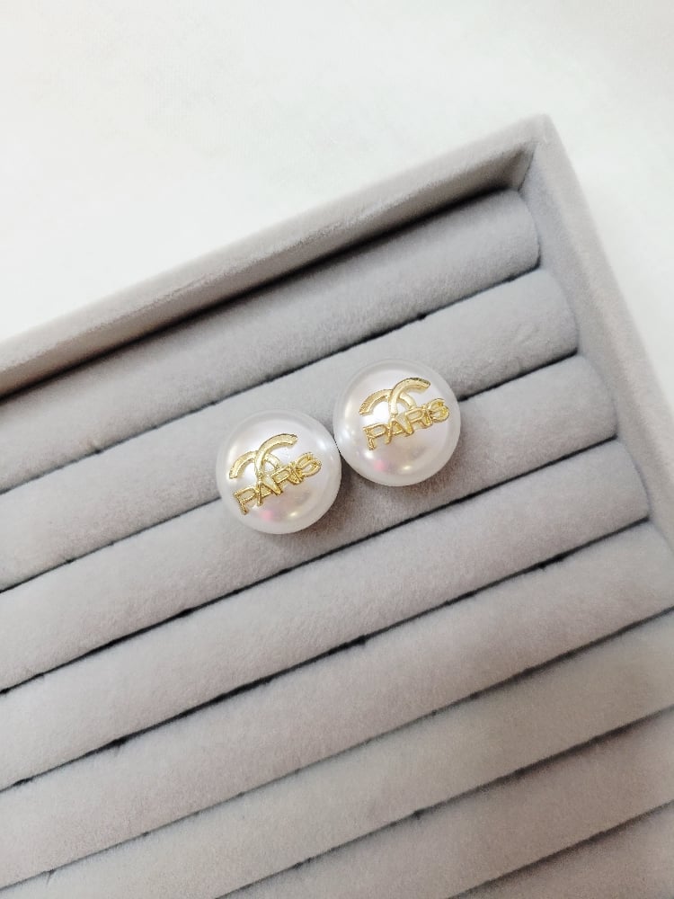 Image of Paris Stud Earrings 