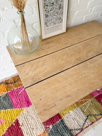 Image 4 of Table basse sur roulettes 