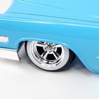 Image 3 of 1:25 15" Supremes