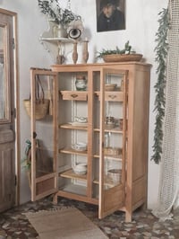 Image 2 of La vitrine en chêne 