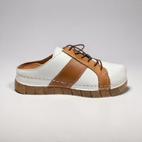 Image 1 of ROAMERS NOLA WHITE/TAN