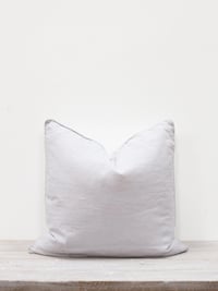 Coussin en lin lavé gris perle