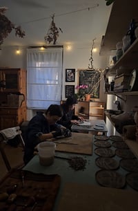 Image 8 of Tulip • Handcarved gres plate