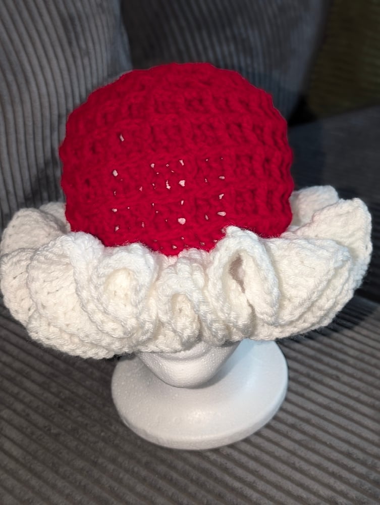 Image of Red Velvet Waffle Stitch Ruffle Hat
