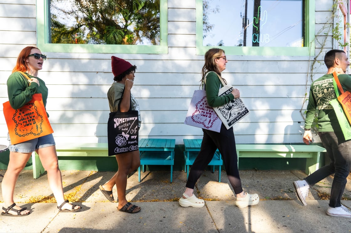 Image of Tote bags (various colors) 