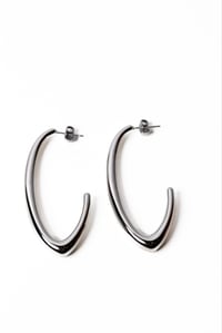 Oval 