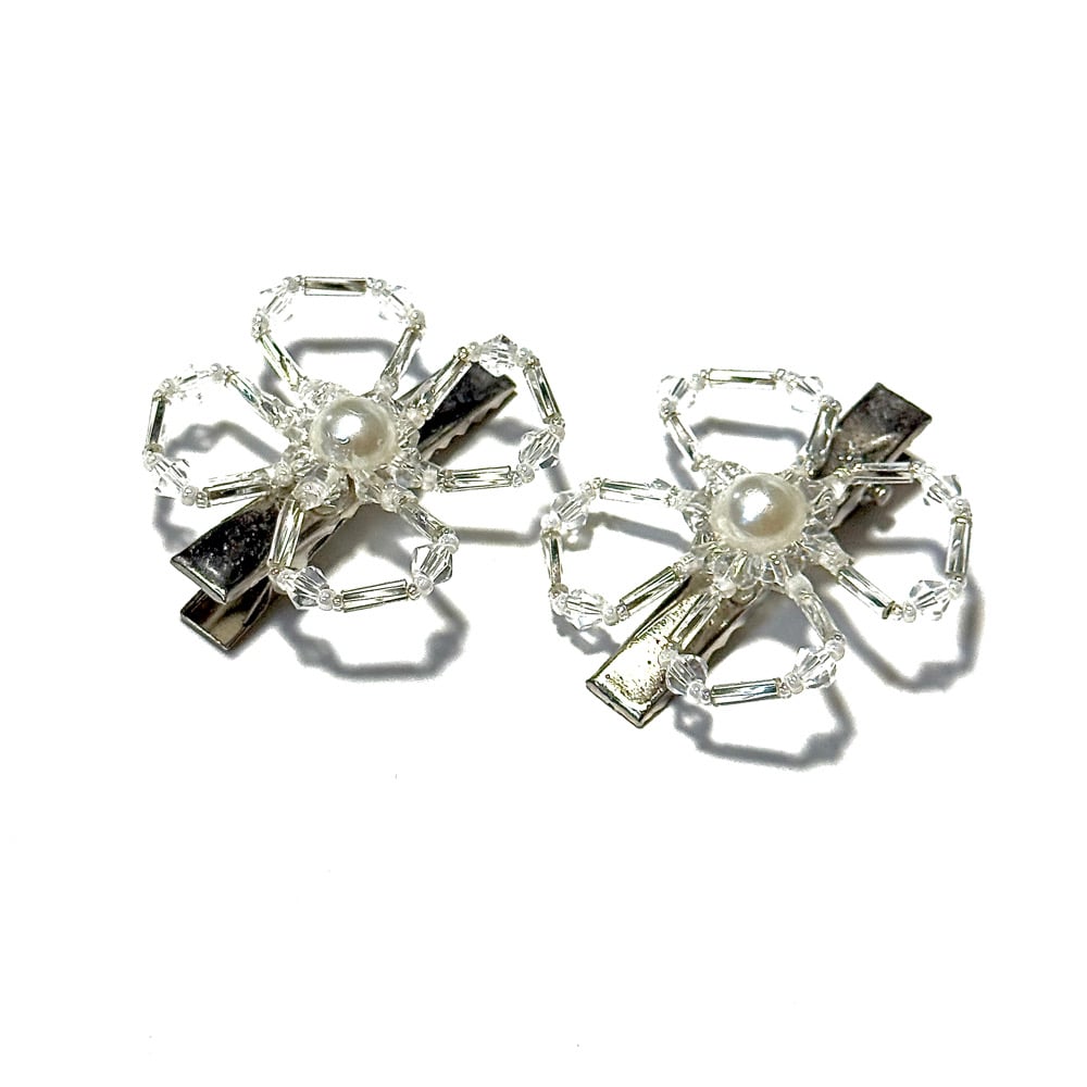 Image of Clear Clover Clips