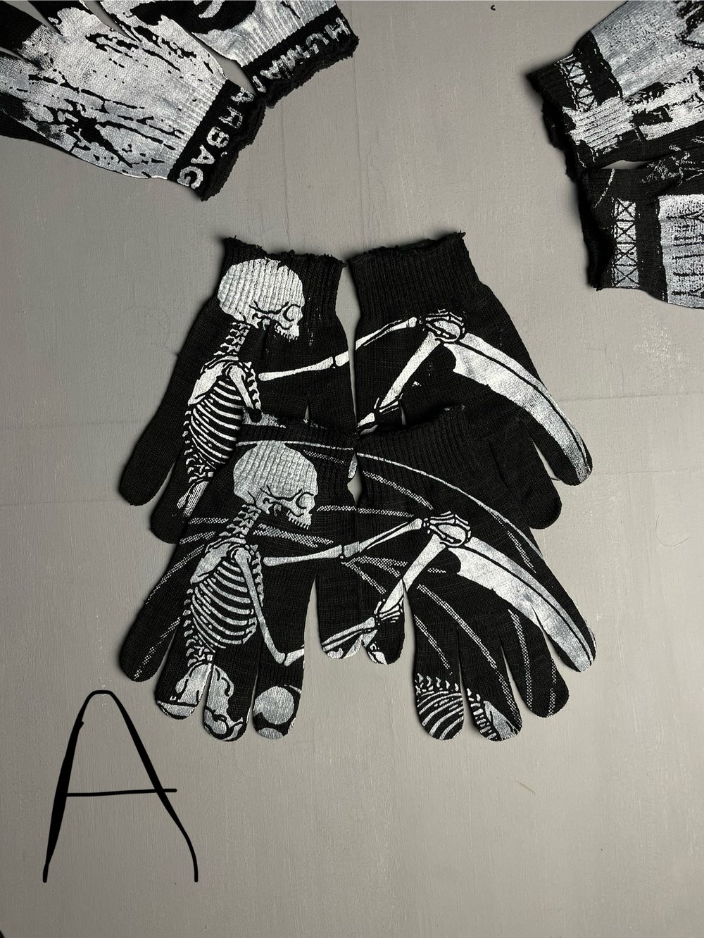 printed gloves