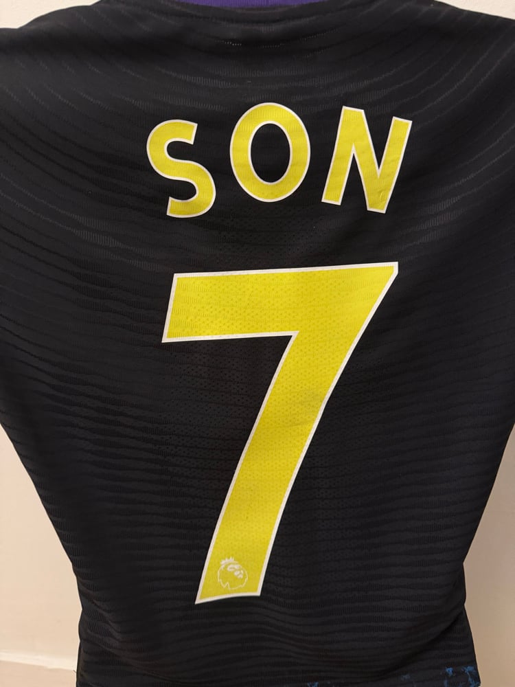 Image of Tottenham Hotspur “SON 7” 2021/22 Vaporknit Away Shirt + patches (S)