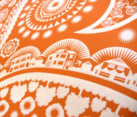 Image 4 of Paisley Crescent Wallpaper - Tangerine Dream