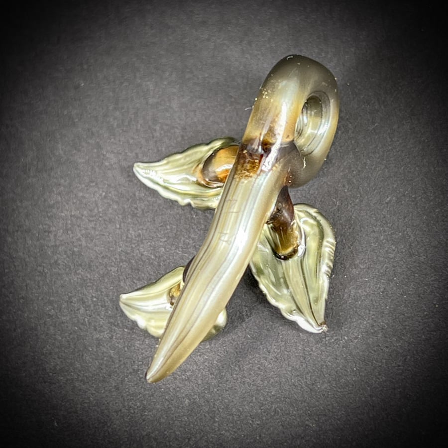 Image of Mini Metallic 3 Leaf Pendant