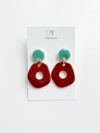 Paire de boucles d'oreilles céramique ABSTRA PERCA GM lagon foncé et tabac foncé
