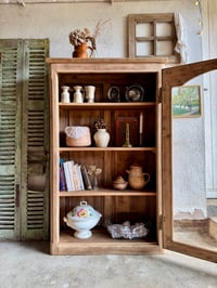 Image 11 of La vitrine en chêne 