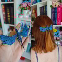 Image 1 of Horquilla dragón alado azul/negro
