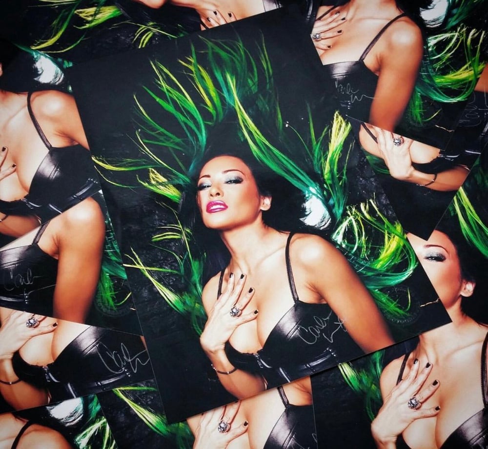Image of GREEN WITH ENVY SIGNED PHOTO 