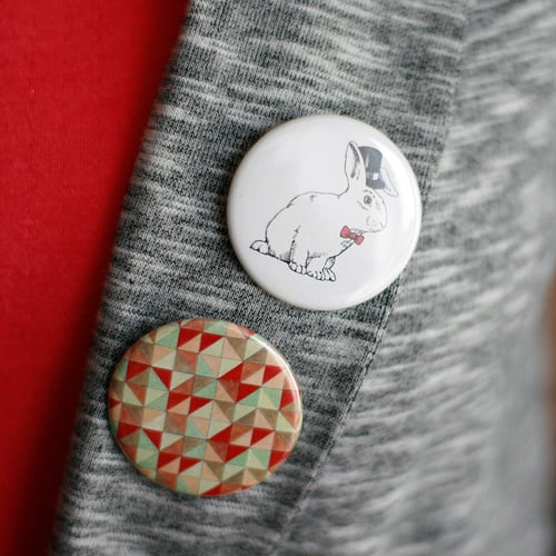 Image of 2 badges lapin corail