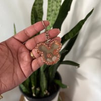 Magical Shell Shaker Keychain