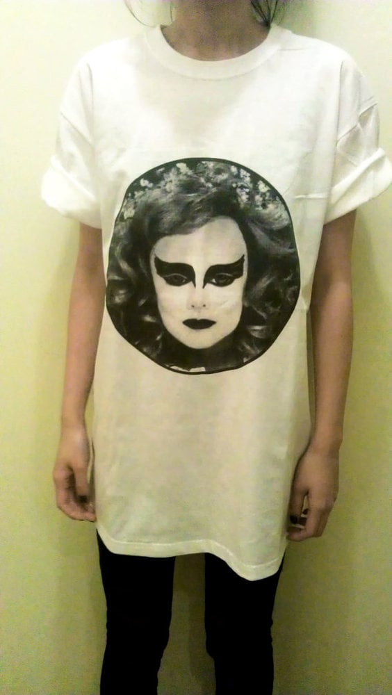 Image of BLACK SWAN x BEAUTY PAGEANT JONBENET RAMSEY COTTON T-SHIRT