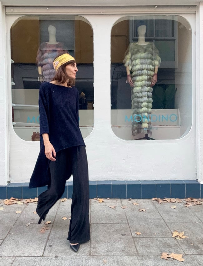 AMAZONA KAFTAN IN MIDNIGHT BLUE SEQUINS 