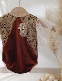 Image 2 of Photo prop | Newborn photo session bodysuit | Clementine | rusty brown