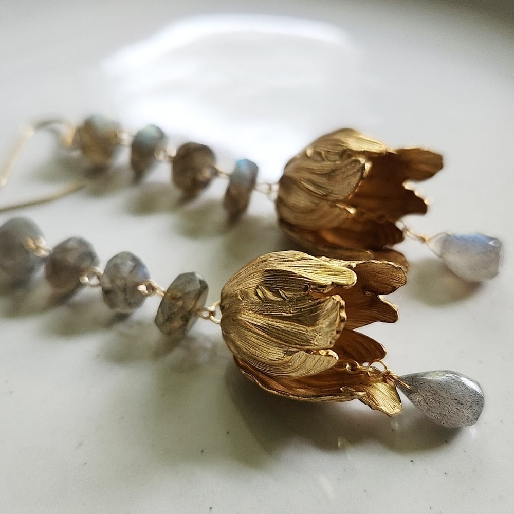 Image of Labradorite + Tulips