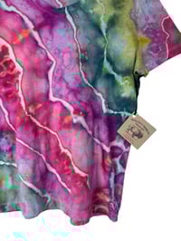 Image 5 of ♻️ UPCYCLED M Ladies 100% Cotton V-Neck Tee in Geode Ice Dye