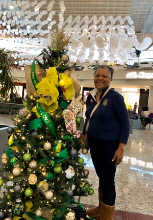 Image of Holiday Decorating - Per hr