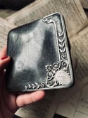 Portefeuille / porte-cartes en cuir et en argent monogrammé, XIXeme siècle 